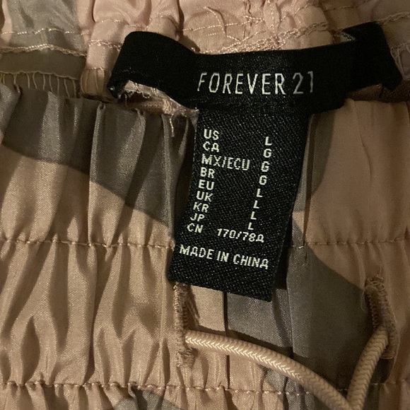 Forever21 Shorts - Picture 3 of 4